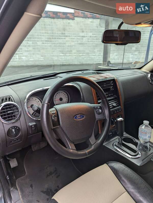 Внедорожник / Кроссовер Ford Explorer 2009 в Ровно