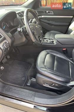 Позашляховик / Кросовер Ford Explorer 2017 в 