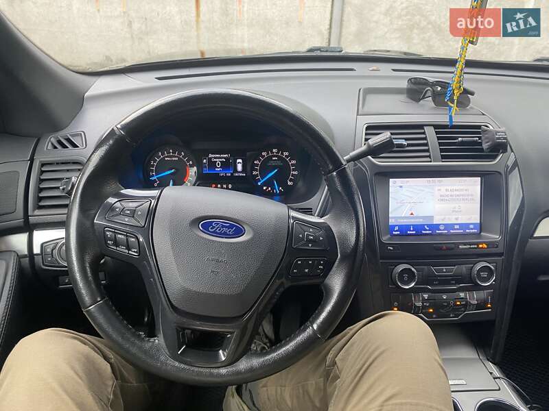 Внедорожник / Кроссовер Ford Explorer 2017 в Новомосковске