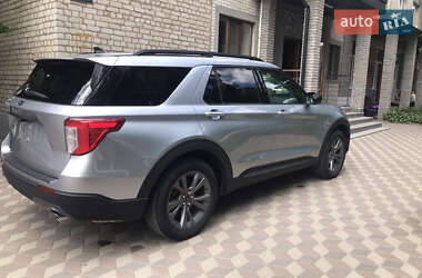 Позашляховик / Кросовер Ford Explorer 2021 в 