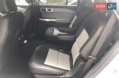 Позашляховик / Кросовер Ford Explorer 2021 в 
