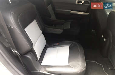 Позашляховик / Кросовер Ford Explorer 2021 в 