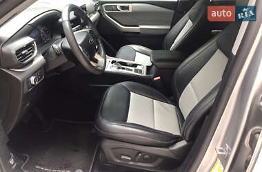 Позашляховик / Кросовер Ford Explorer 2021 в 