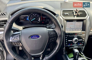 Внедорожник / Кроссовер Ford Explorer 2017 в 