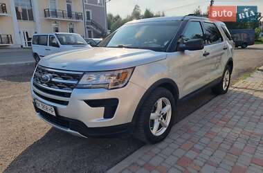 Позашляховик / Кросовер Ford Explorer 2018 в 