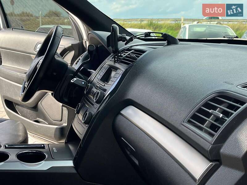 Позашляховик / Кросовер Ford Explorer 2017 в Львові