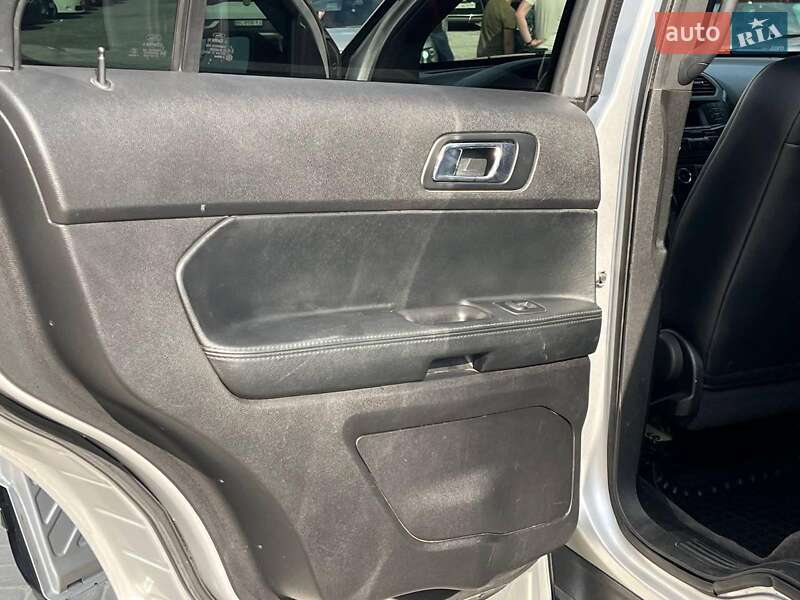 Позашляховик / Кросовер Ford Explorer 2017 в Львові