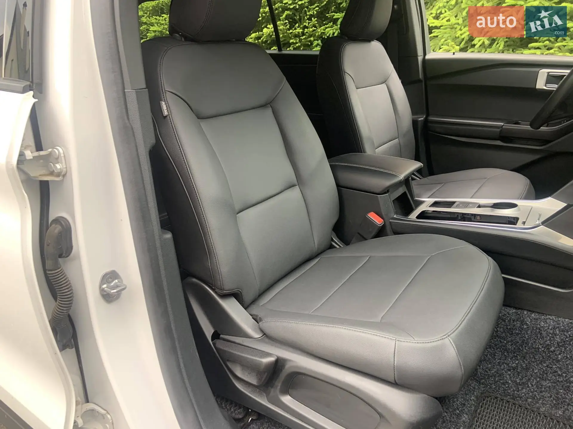 2020 Ford Explorer - мініатюра 18