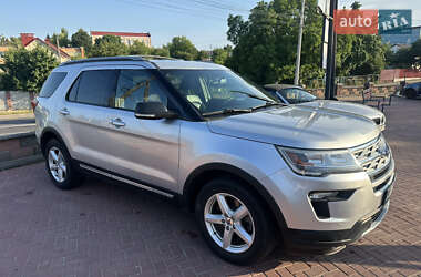 Позашляховик / Кросовер Ford Explorer 2018 в 
