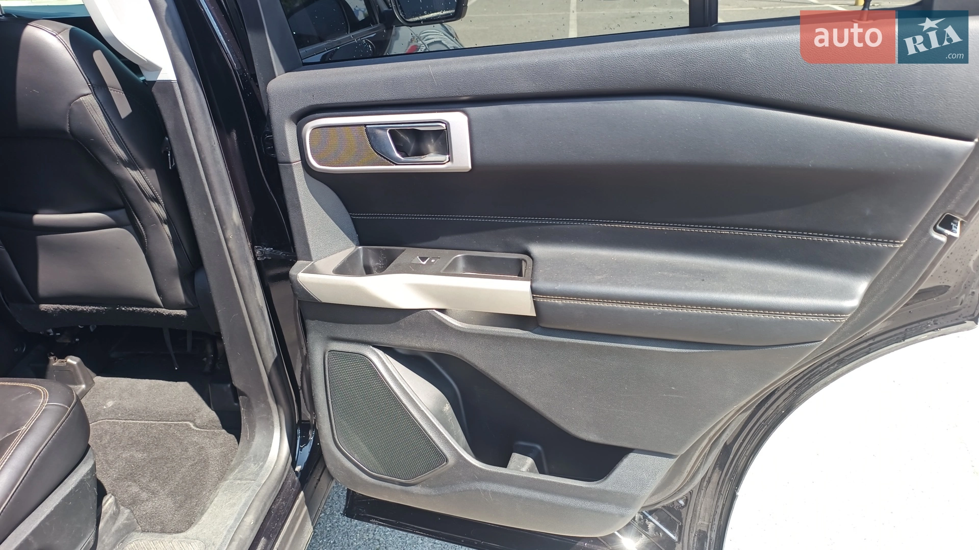 2021 Ford Explorer - мініатюра 16