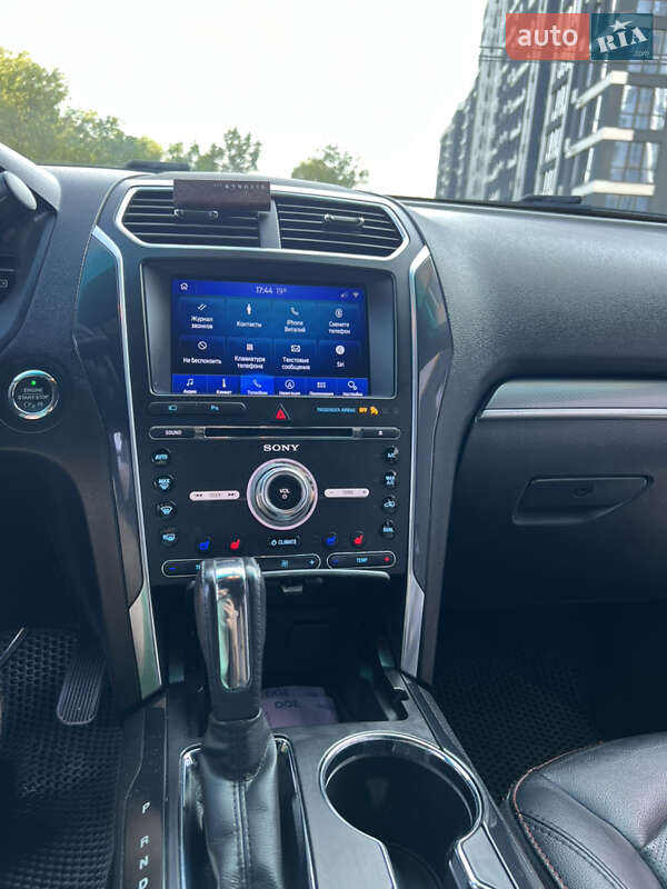 Позашляховик / Кросовер Ford Explorer 2016 в Івано-Франківську