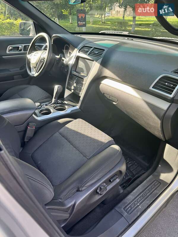 Внедорожник / Кроссовер Ford Explorer 2013 в Дубно