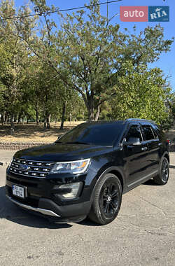 Позашляховик / Кросовер Ford Explorer 2016 в 
