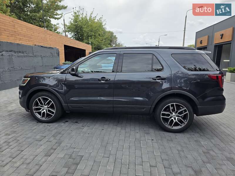 Позашляховик / Кросовер Ford Explorer 2016 в Києві