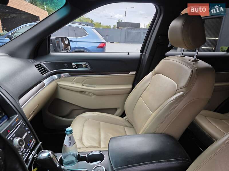 Позашляховик / Кросовер Ford Explorer 2016 в Києві