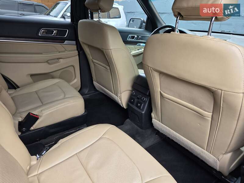 Позашляховик / Кросовер Ford Explorer 2016 в Києві