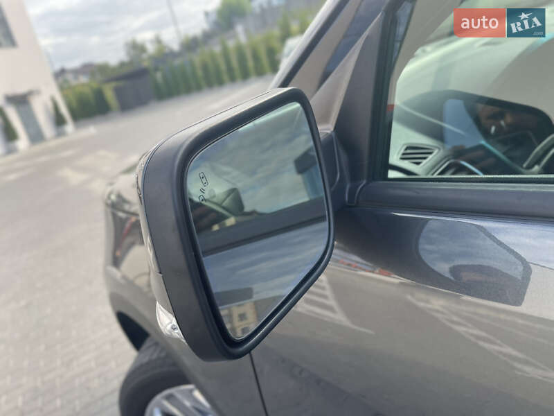 Позашляховик / Кросовер Ford Explorer 2016 в Рівному