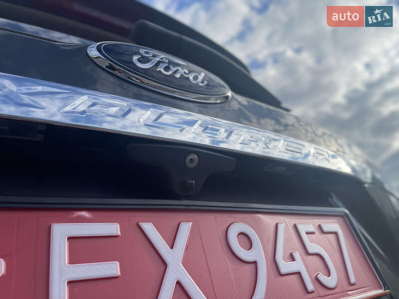 Позашляховик / Кросовер Ford Explorer 2016 в Рівному