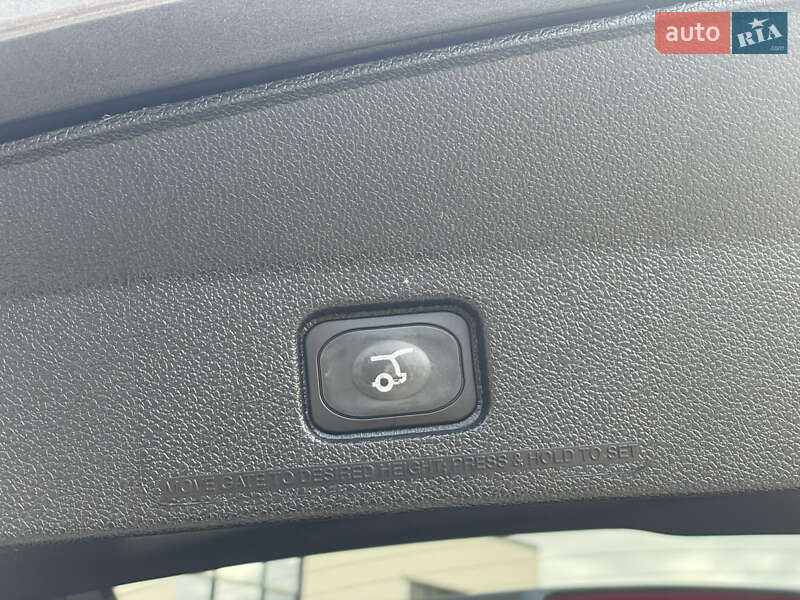 Позашляховик / Кросовер Ford Explorer 2016 в Рівному