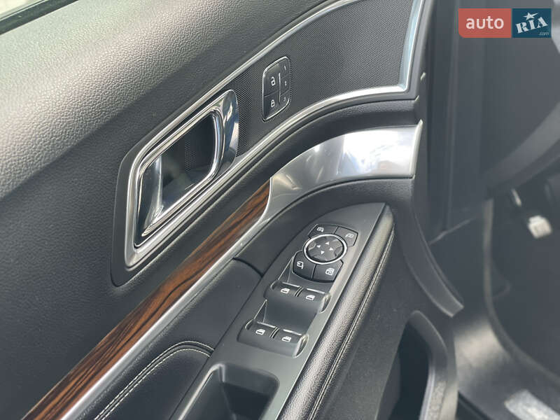 Позашляховик / Кросовер Ford Explorer 2016 в Рівному