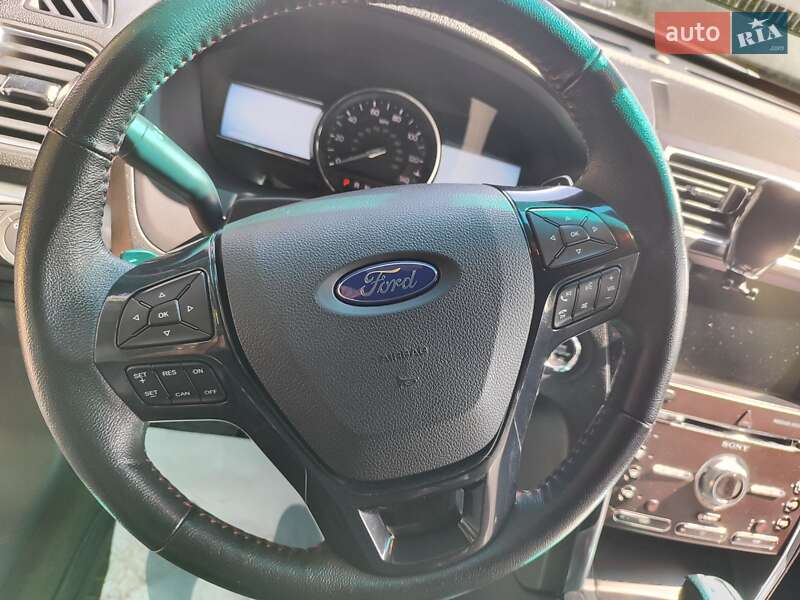 Позашляховик / Кросовер Ford Explorer 2015 в Києві