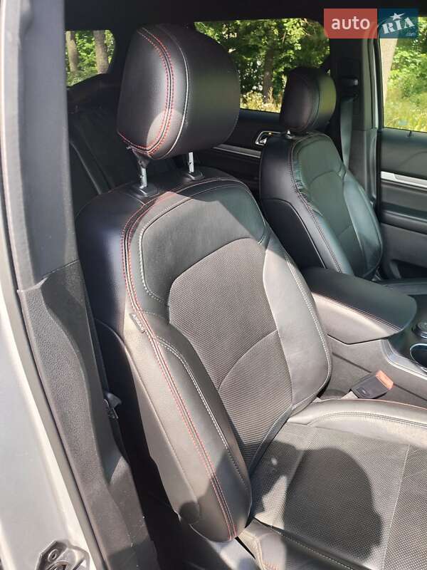 Позашляховик / Кросовер Ford Explorer 2015 в Києві