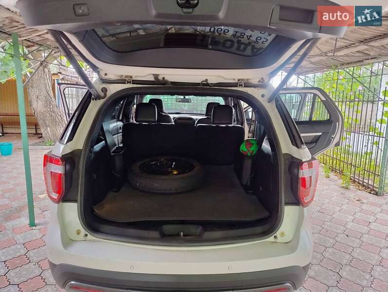 Позашляховик / Кросовер Ford Explorer 2017 в Лозовій