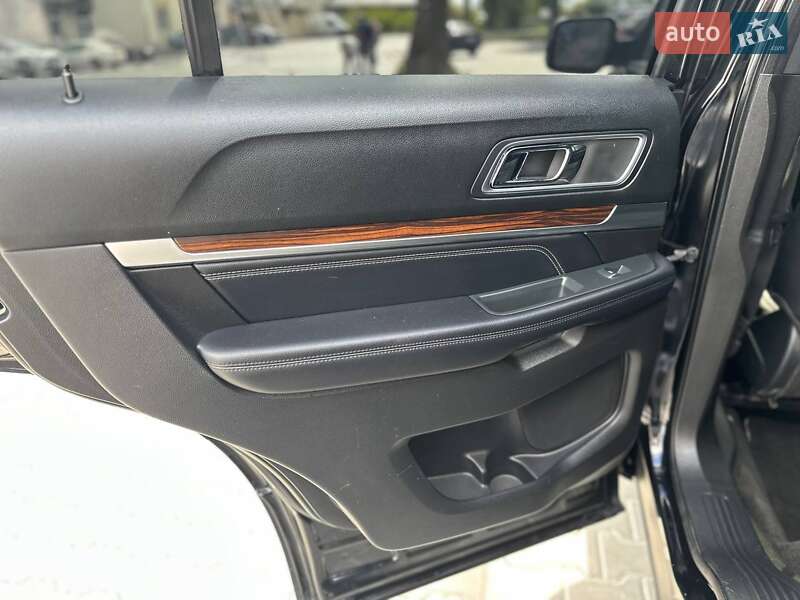 Внедорожник / Кроссовер Ford Explorer 2017 в Виннице
