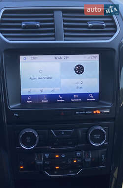 Внедорожник / Кроссовер Ford Explorer 2018 в 