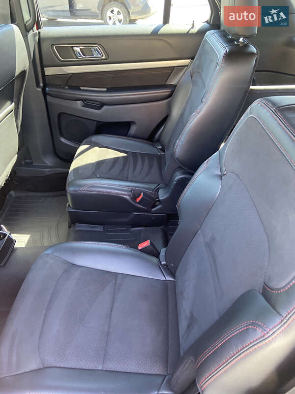 Позашляховик / Кросовер Ford Explorer 2018 в Дніпрі