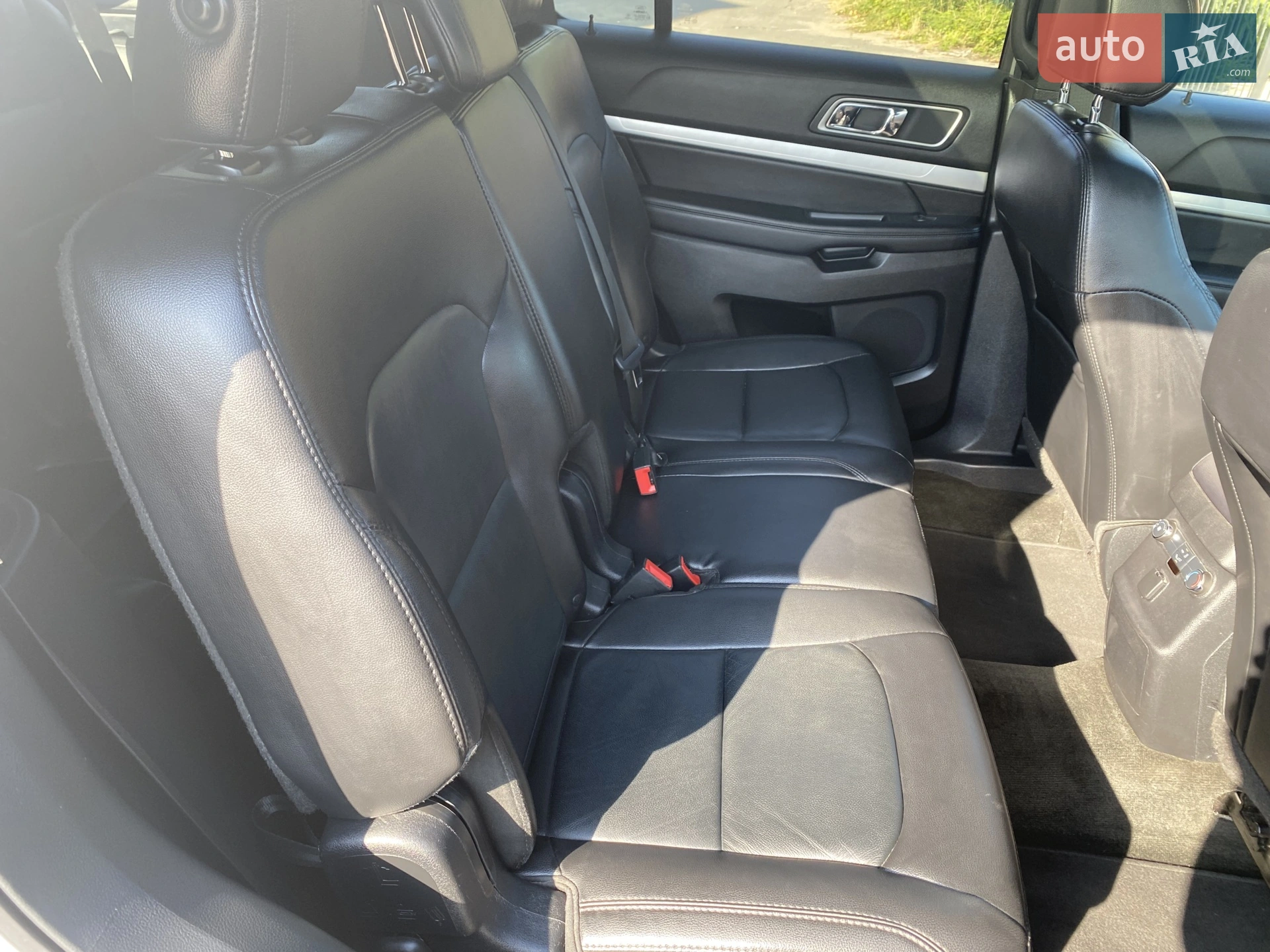 2017 Ford Explorer - мініатюра 28