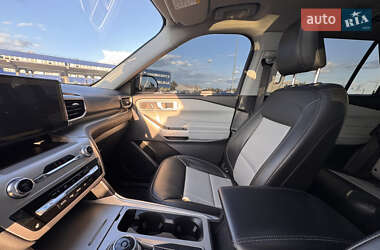 Позашляховик / Кросовер Ford Explorer 2022 в 