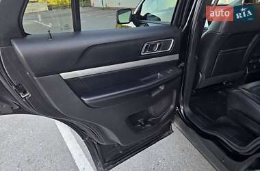 Внедорожник / Кроссовер Ford Explorer 2016 в 