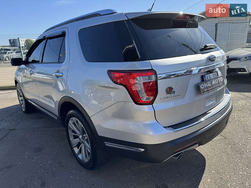 Позашляховик / Кросовер Ford Explorer 2018 в Києві