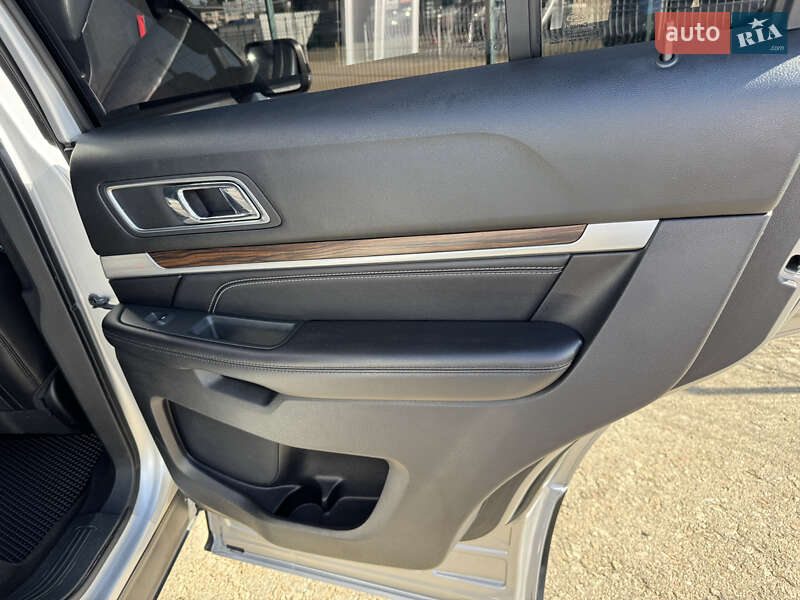 Позашляховик / Кросовер Ford Explorer 2018 в Києві