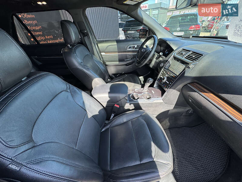 Позашляховик / Кросовер Ford Explorer 2018 в Києві