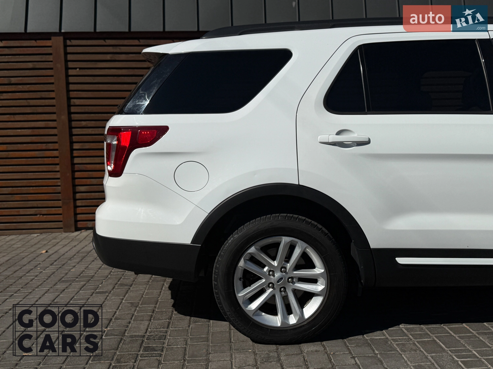 2017 Ford Explorer - мініатюра 11