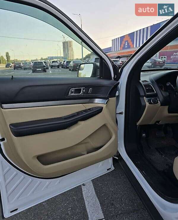 Внедорожник / Кроссовер Ford Explorer 2017 в Львове