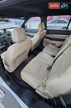 Позашляховик / Кросовер Ford Explorer 2017 в Львові