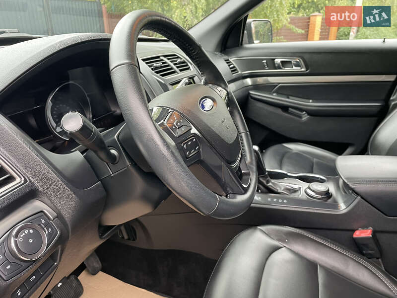 Внедорожник / Кроссовер Ford Explorer 2018 в Виннице