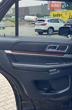 Внедорожник / Кроссовер Ford Explorer 2017 в 
