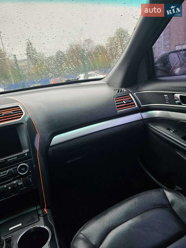 Позашляховик / Кросовер Ford Explorer 2016 в Києві