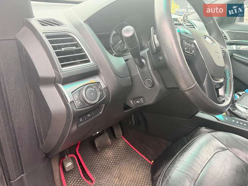 Позашляховик / Кросовер Ford Explorer 2015 в Києві