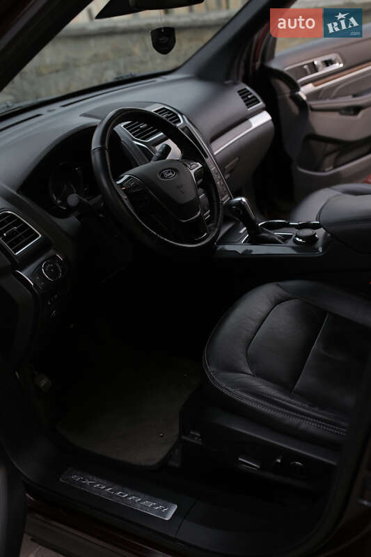 Внедорожник / Кроссовер Ford Explorer 2018 в Кременце