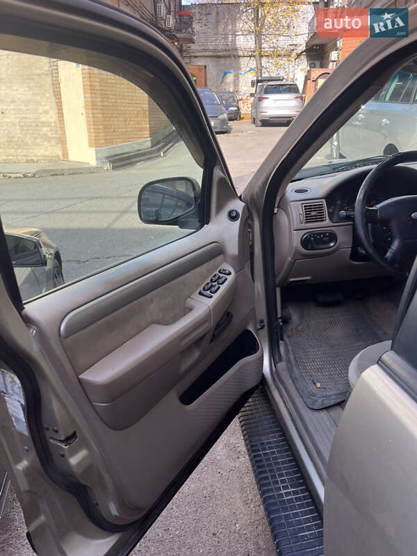 Внедорожник / Кроссовер Ford Explorer 2003 в Киеве