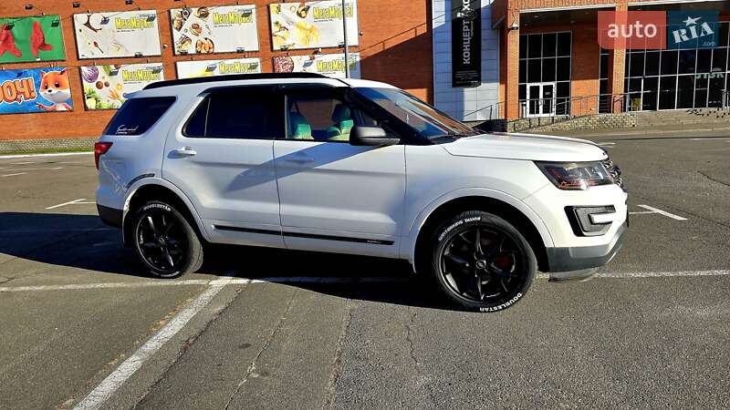 Позашляховик / Кросовер Ford Explorer 2016 в Броварах