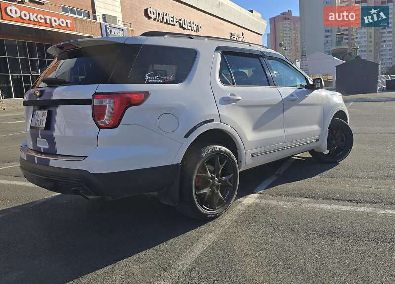 Позашляховик / Кросовер Ford Explorer 2016 в Броварах