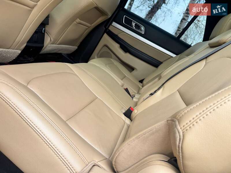 Позашляховик / Кросовер Ford Explorer 2017 в Охтирці