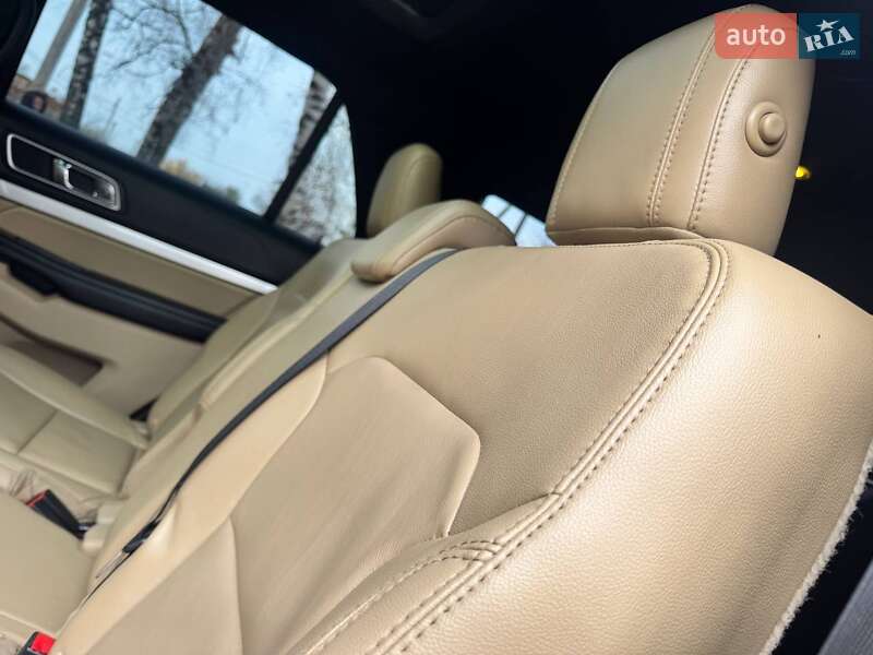 Позашляховик / Кросовер Ford Explorer 2017 в Охтирці