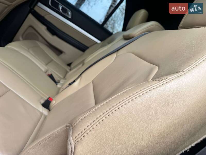 Позашляховик / Кросовер Ford Explorer 2017 в Охтирці
